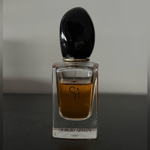 Giorgio Armani perfume - Picture 1 of 1